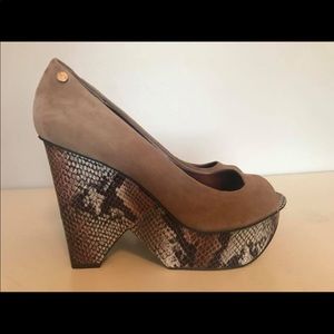 Calvin Klein suede platform snakeskin wedge 10